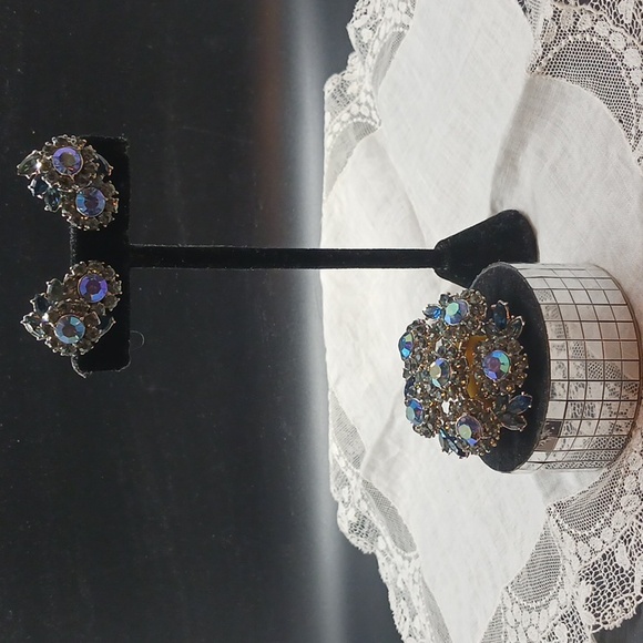 CROWN TRIFARI Brooch & Clip Earring Set Blue & Gray Aurora Borealis  Rhinestones - Picture 1 of 7